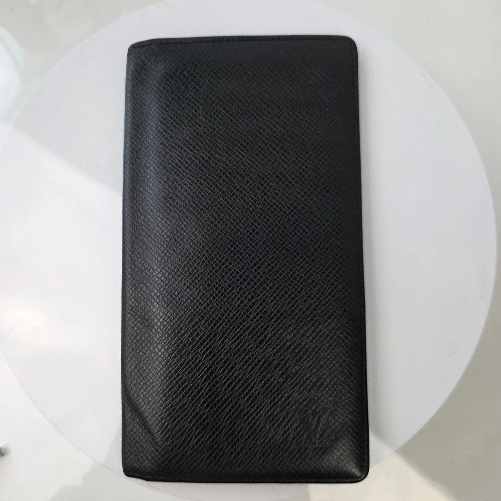Louis Vuitton Brazza Taiga Wallet long Bifold Leather Black Slim